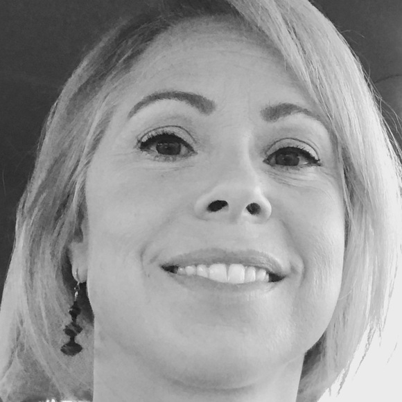 Meet your Posher, Marilyn - Picture 2 of 2